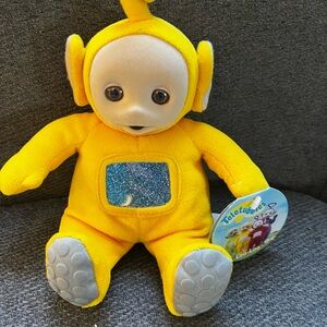 Bright Yellow vintage Beanie of the Telletubbies! Approx. 7 inches. Collectors!